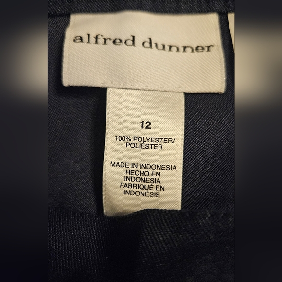 ALFRED DUNNER St Tropez Navy Butterfly & Floral Embroidered Capri Pants 12 NWT - Picture 4 of 6